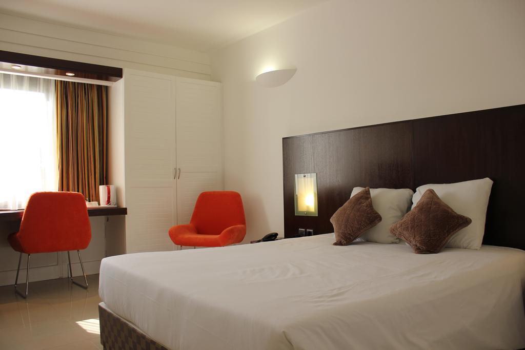 Hotel Le Saint Denis Экстерьер фото