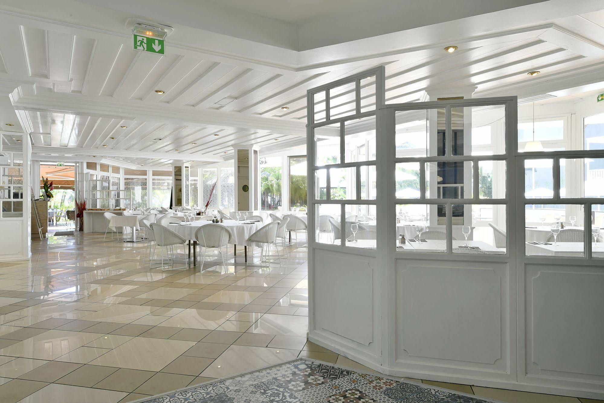 Hotel Le Saint Denis Экстерьер фото