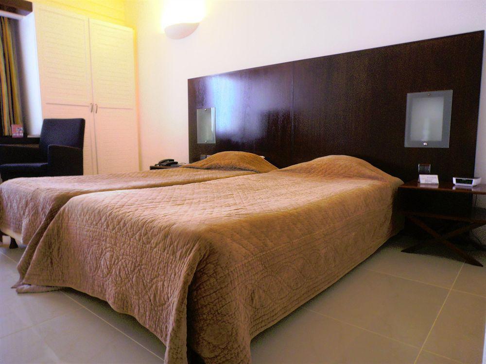 Hotel Le Saint Denis Экстерьер фото